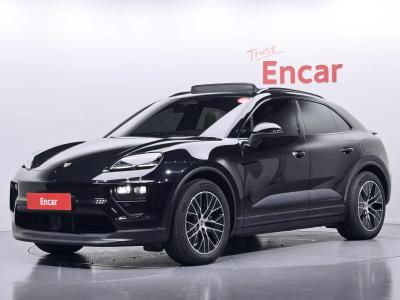 2025 Porsche Macan