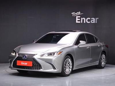 2019 Lexus ES