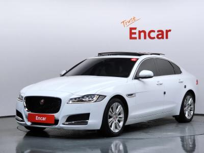 2017 Jaguar XF