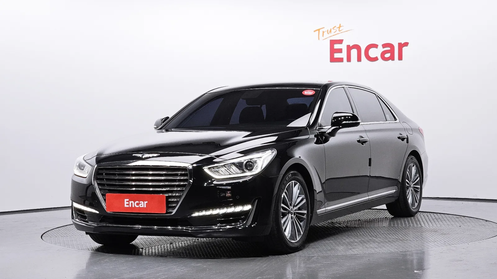 2017 Genesis EQ900