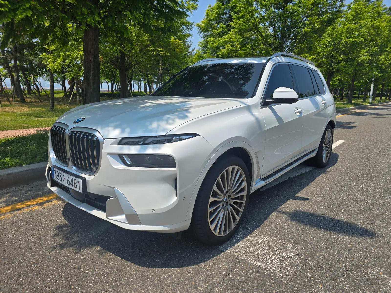 2023 BMW X7