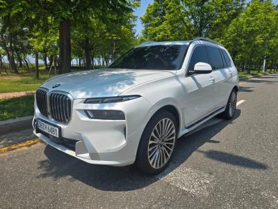 2023 BMW X7