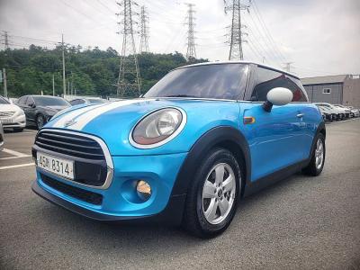 2017 MINI Cooper