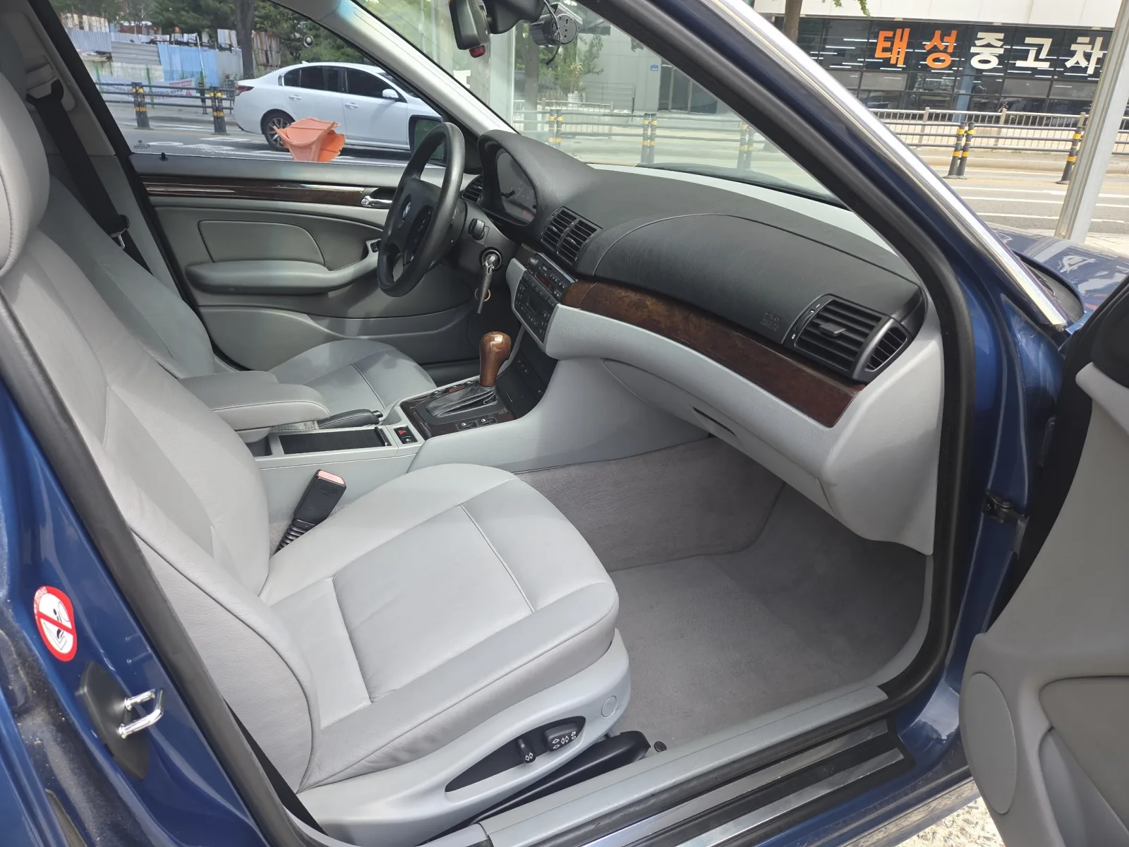 2002 BMW 3-Series