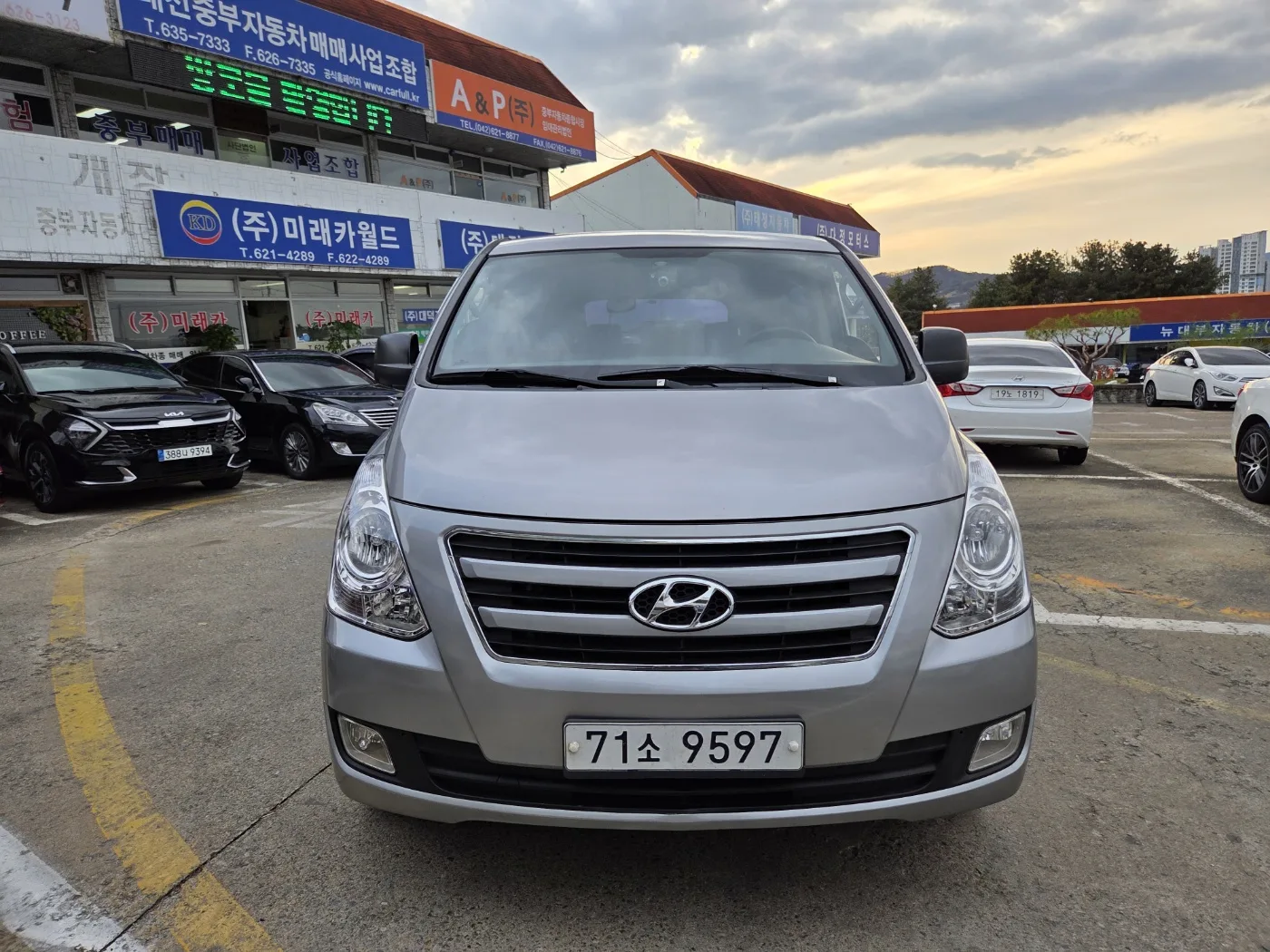 2016 Hyundai Starex