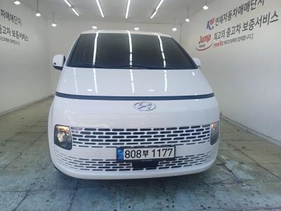 2022 Hyundai Staria