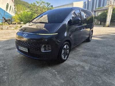 2025 Hyundai Staria