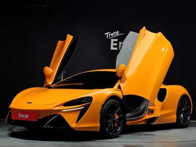 2023 McLaren Artura