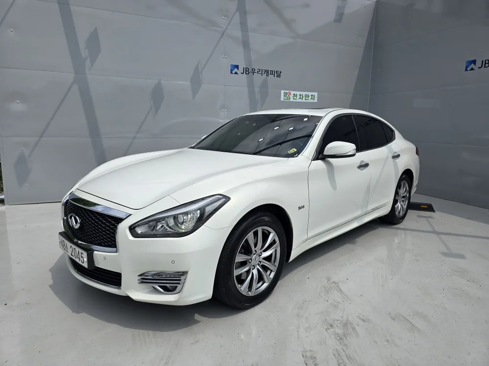 2015 Infiniti Q70