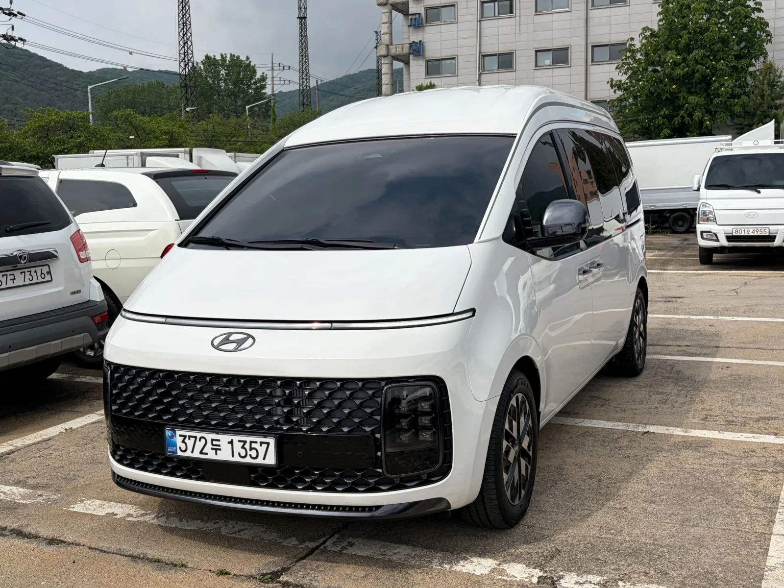 2023 Hyundai Staria