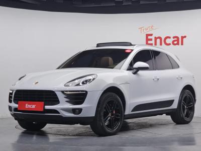2015 Porsche Macan