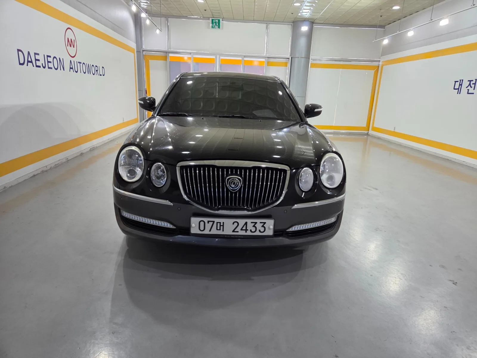 2010 Kia OPIRUS