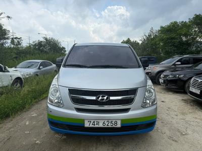 2010 Hyundai Starex