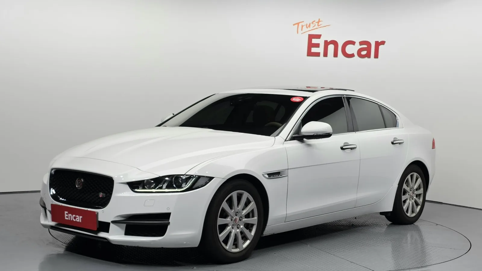 2016 Jaguar XE