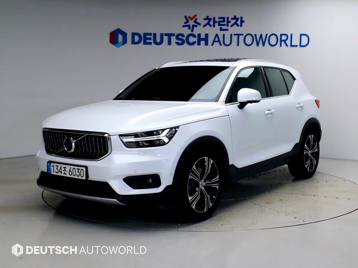 2021 Volvo XC40