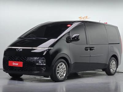 2022 Hyundai Staria