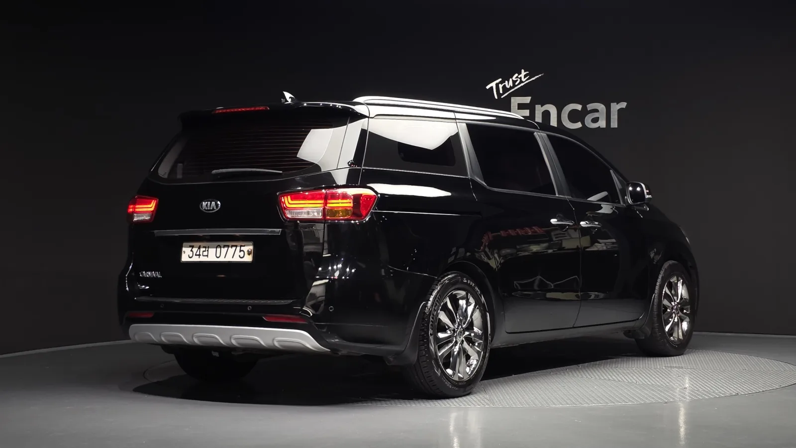 2016 Kia Carnival