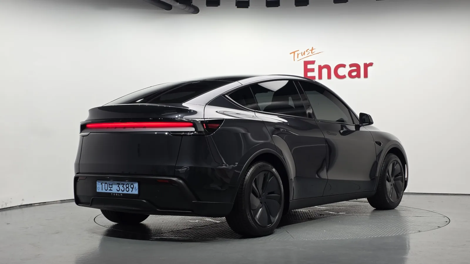 2025 Tesla Model Y