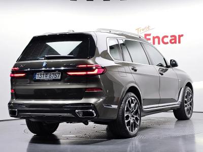 2025 BMW X7