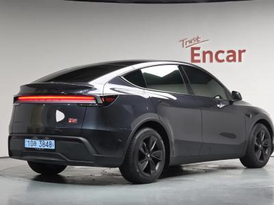 2025 Tesla Model Y