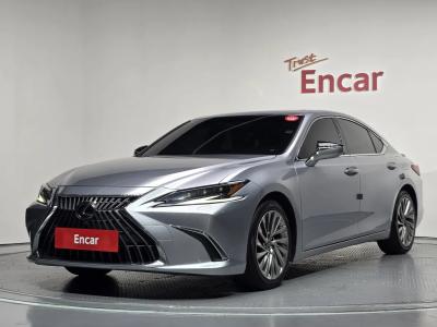 2023 Lexus ES