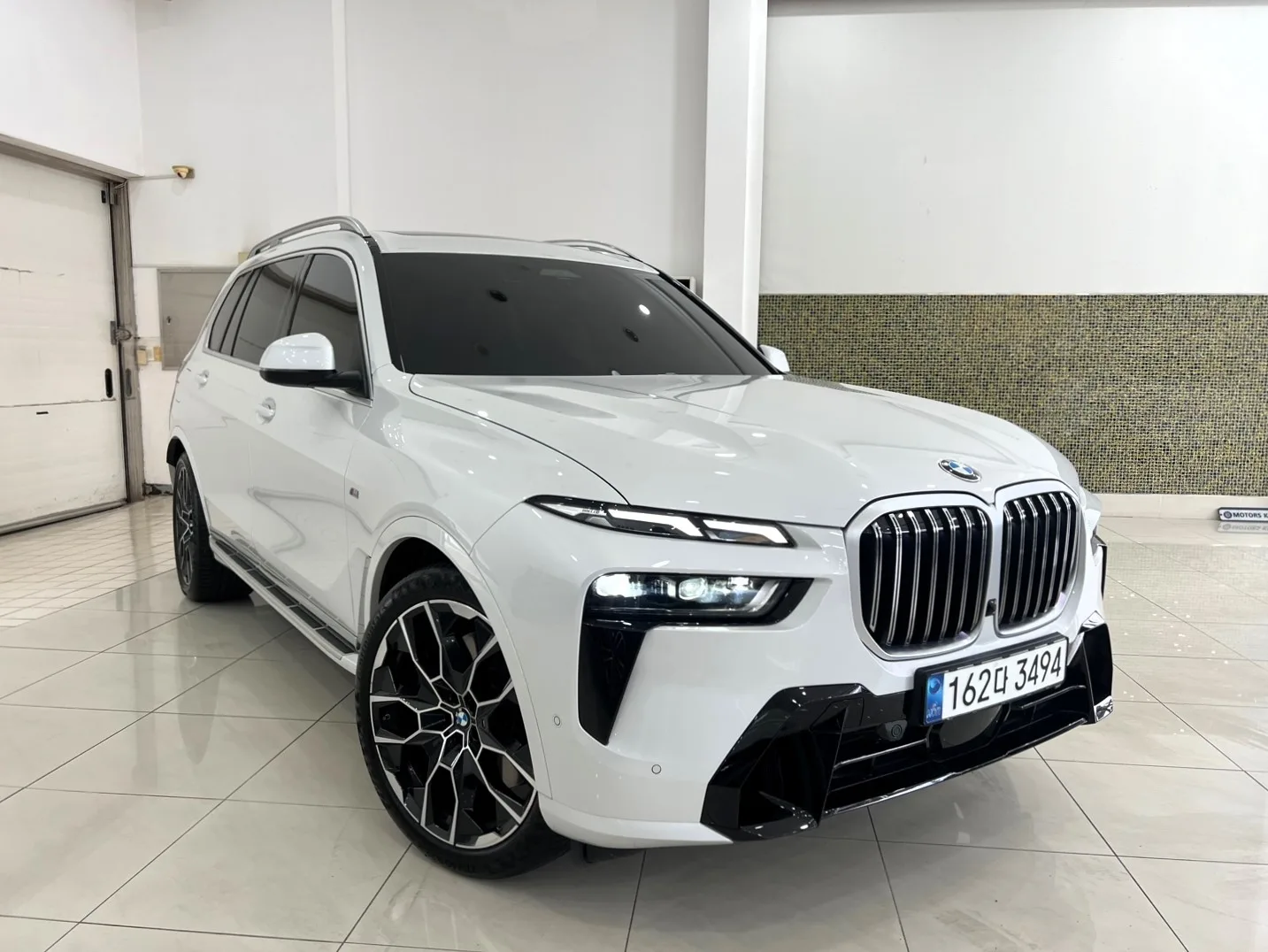 2023 BMW X7