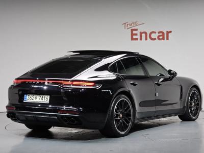 2021 Porsche Panamera