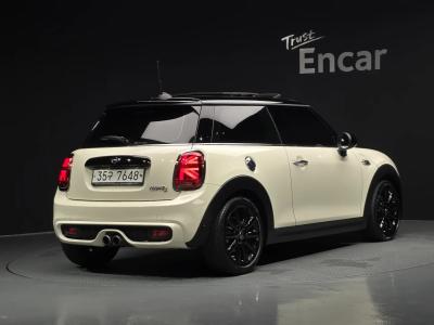 2019 MINI Cooper