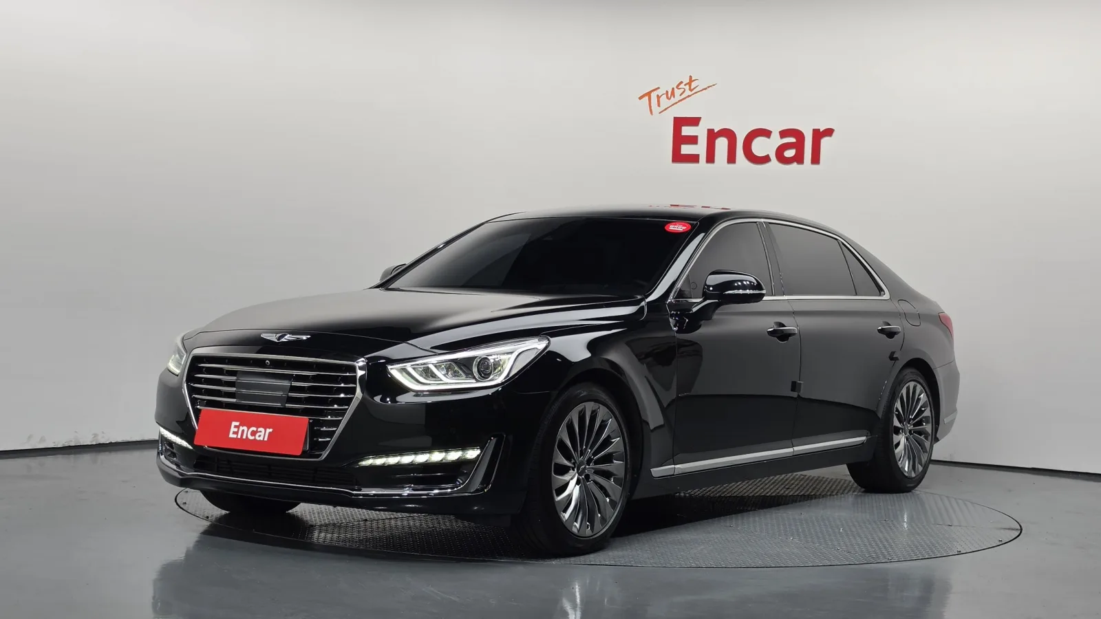 2017 Genesis EQ900