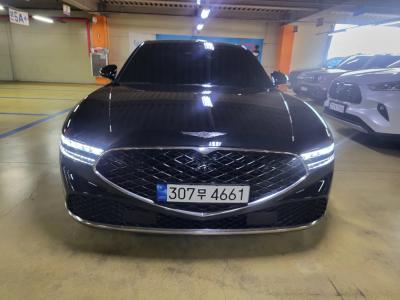 2022 Genesis G90