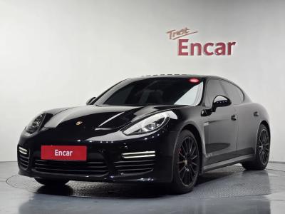 2016 Porsche Panamera