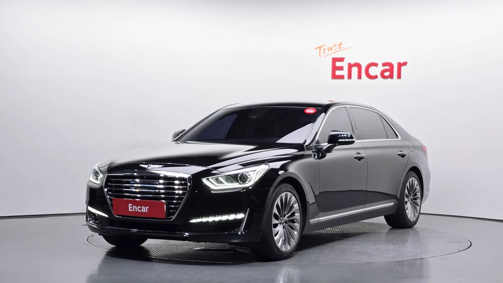 2017 Genesis EQ900