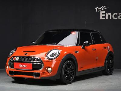 2019 MINI Cooper