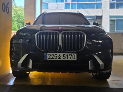 2025 BMW X7