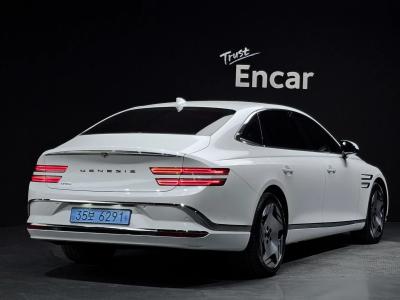 2025 Genesis G80