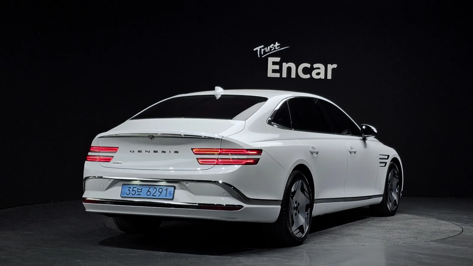 2025 Genesis G80