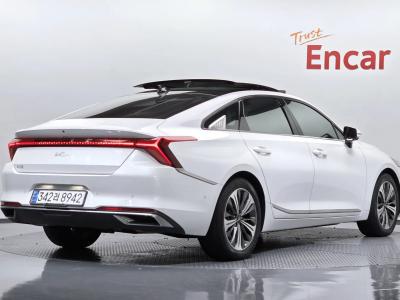 2022 Kia K8