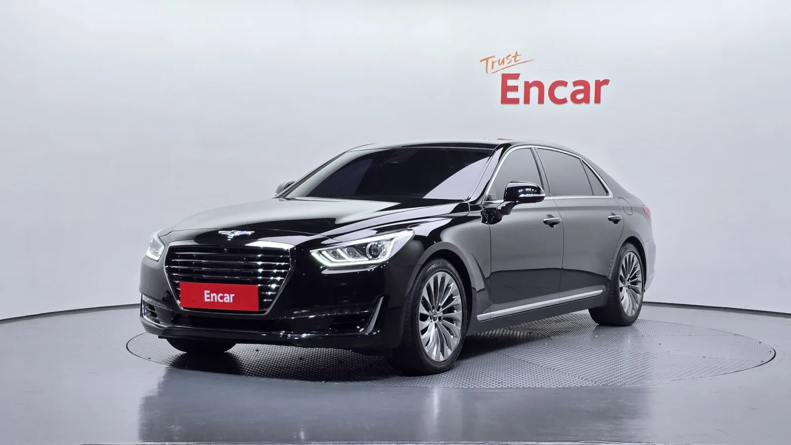 2017 Genesis EQ900