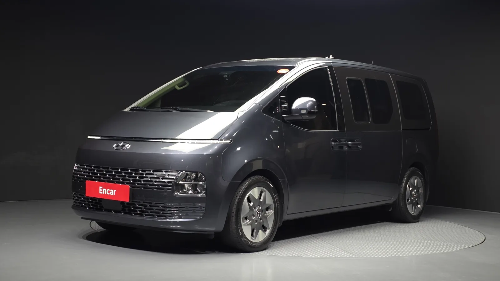 2024 Hyundai Staria