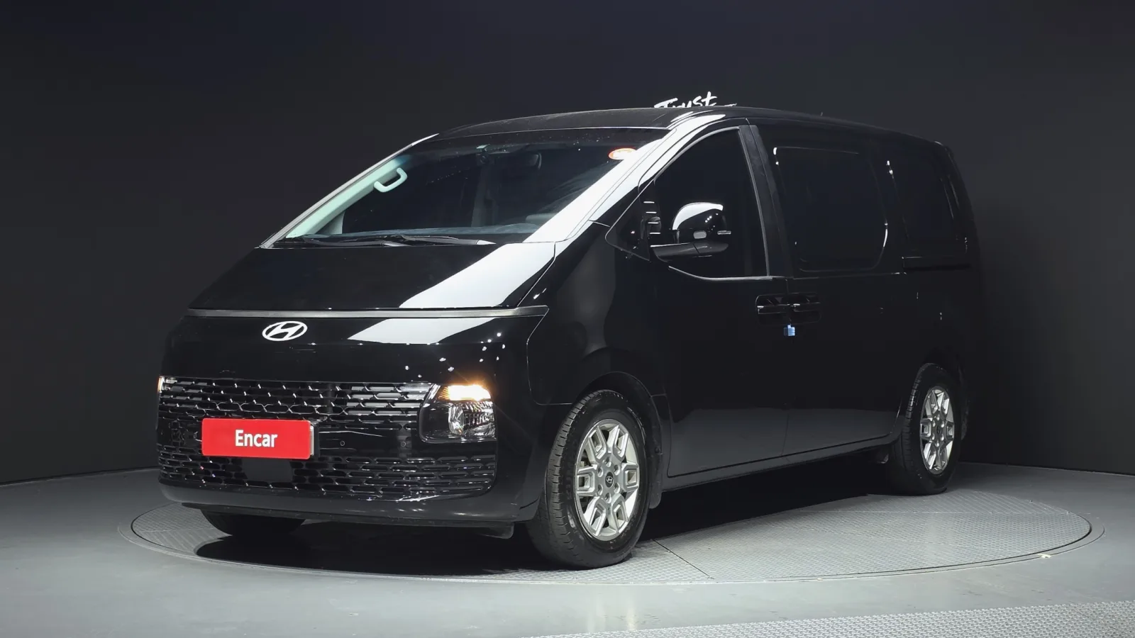 2025 Hyundai Staria