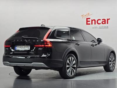2024 Volvo V90