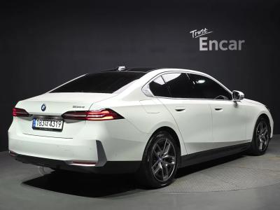 2025 BMW 5-Series