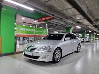 2013 Hyundai Genesis