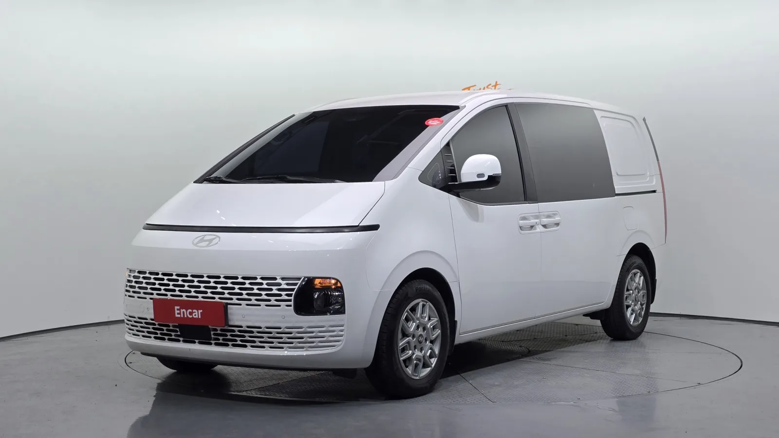 2025 Hyundai Staria