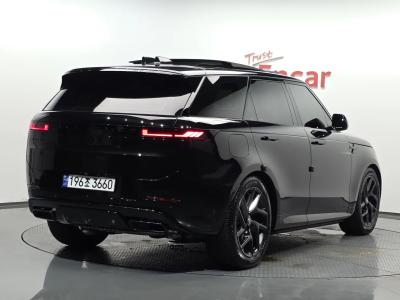 2025 Land Rover Range Rover Sport