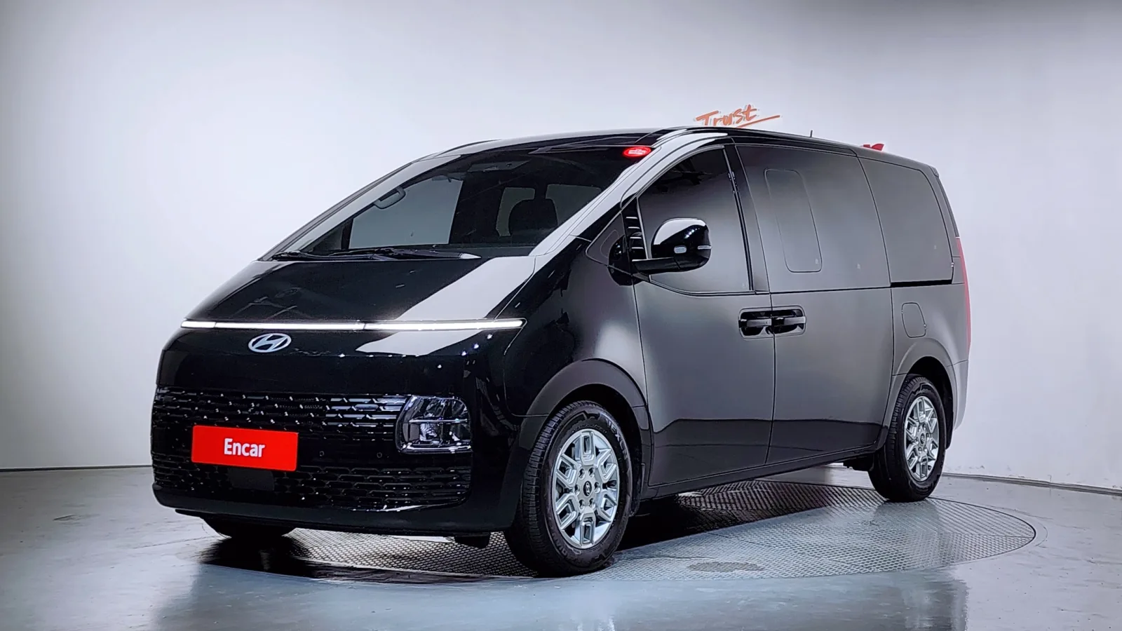 2025 Hyundai Staria