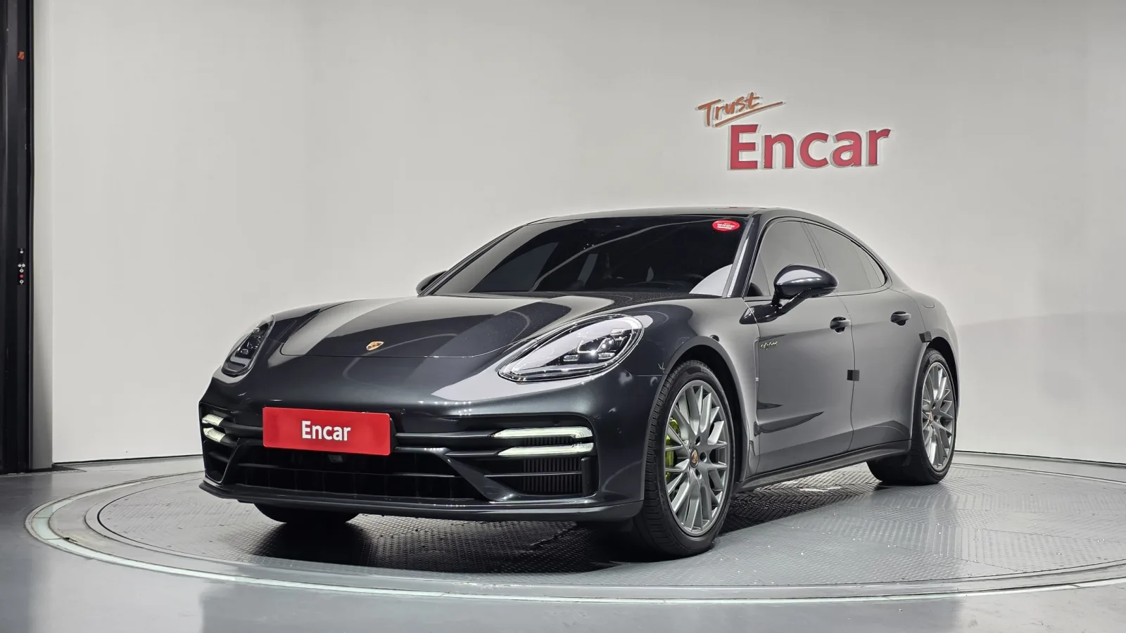 2023 Porsche Panamera