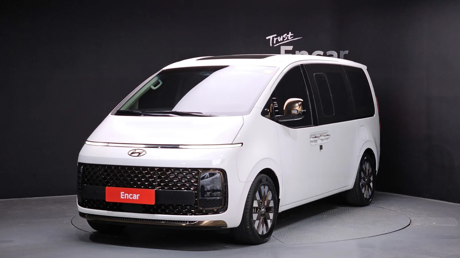 2024 Hyundai Staria