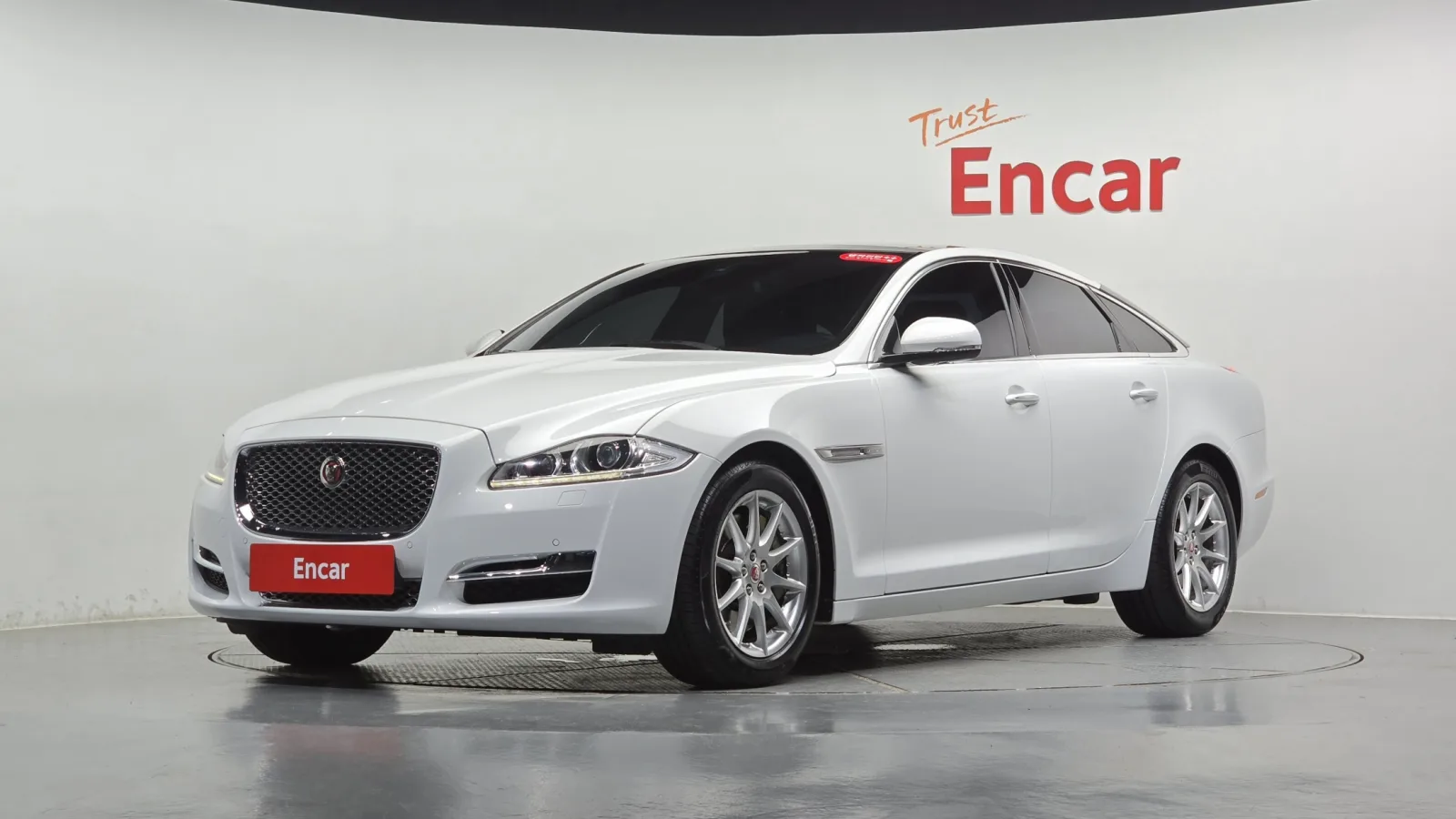 2016 Jaguar XJ