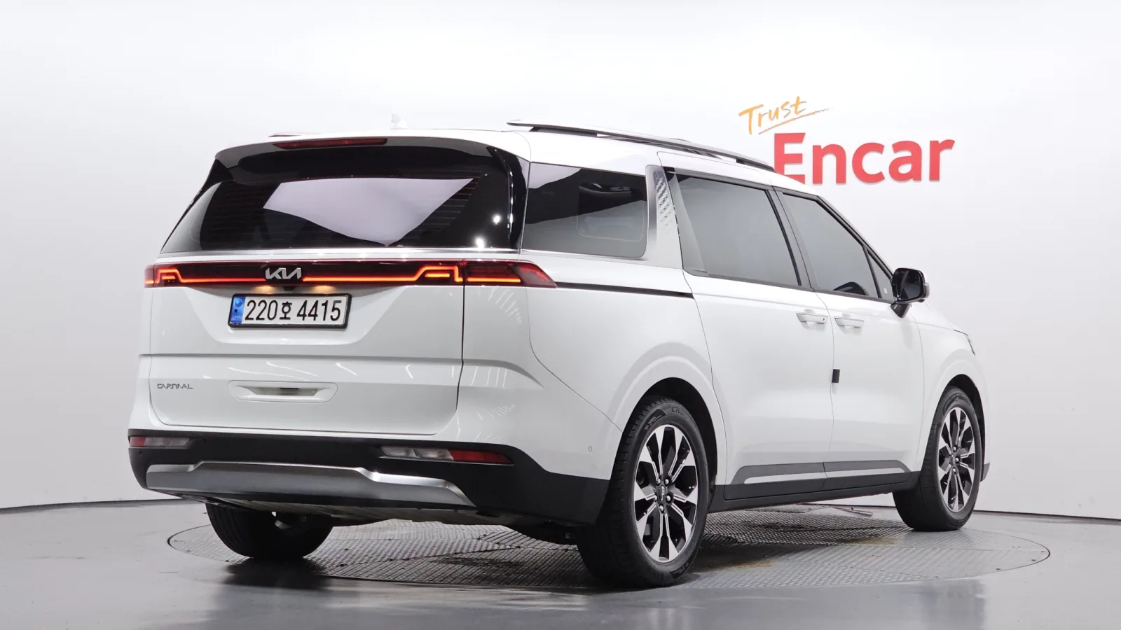 2023 Kia Carnival